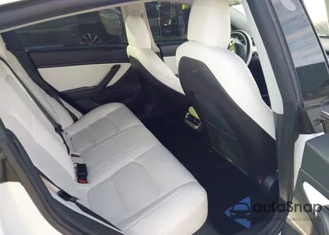 2020 Tesla Model 3 Long Range Dual Motor All-Wheel Drive z USA, uszkodzony, nr VIN 5YJ3E1EB3LF720252